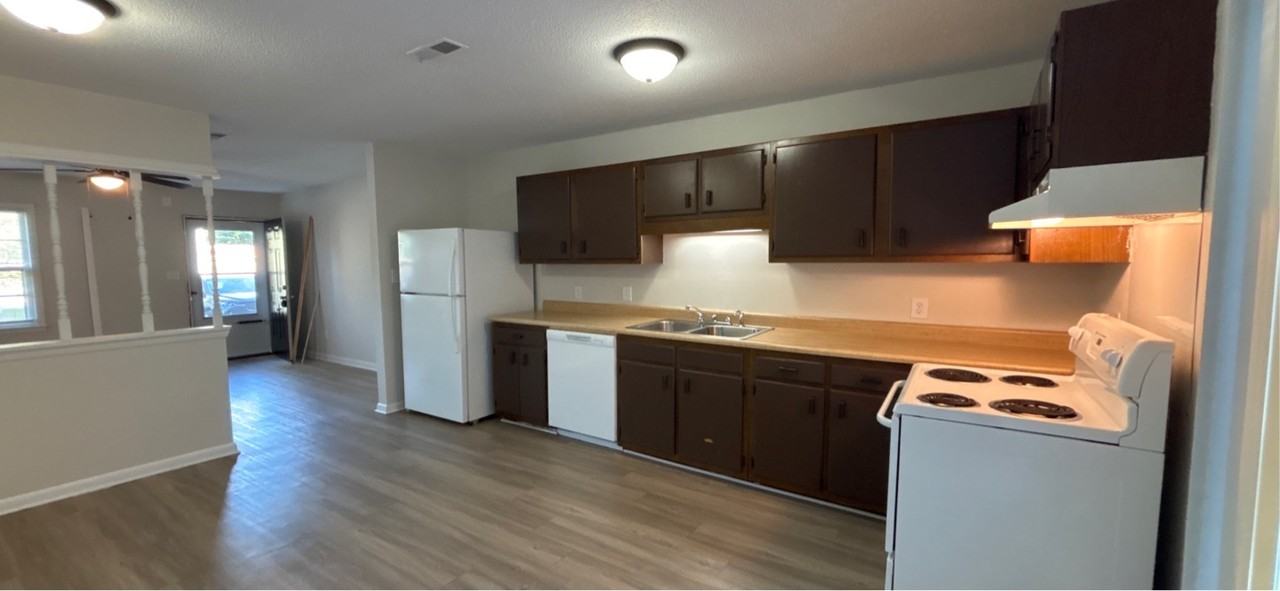 1309 Ireland Dr #B - Photo 5 of 15