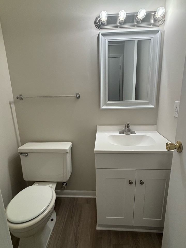 1309 Ireland Dr #B - Photo 6 of 15