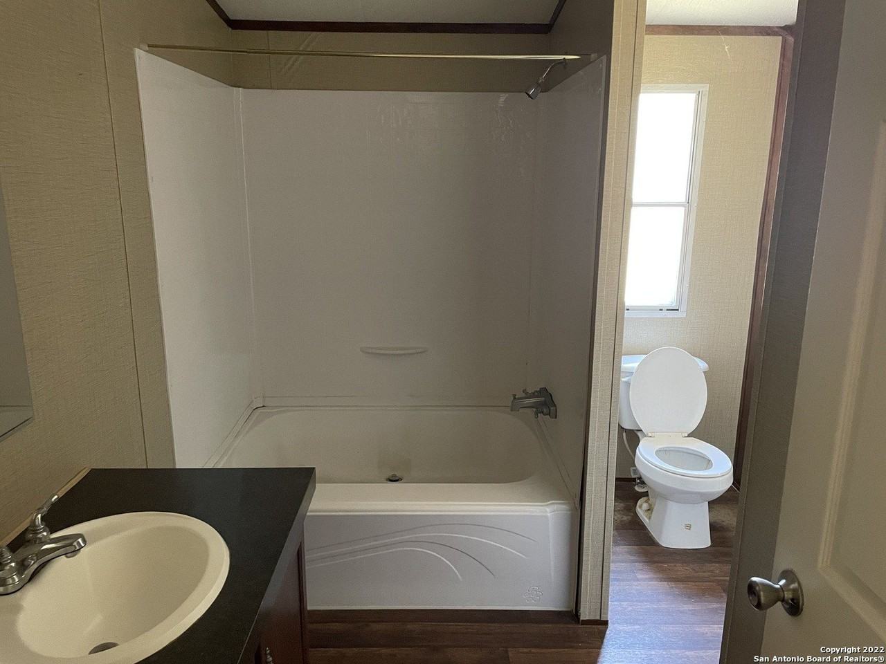 224 Oak View Dr - Photo 7 of 9