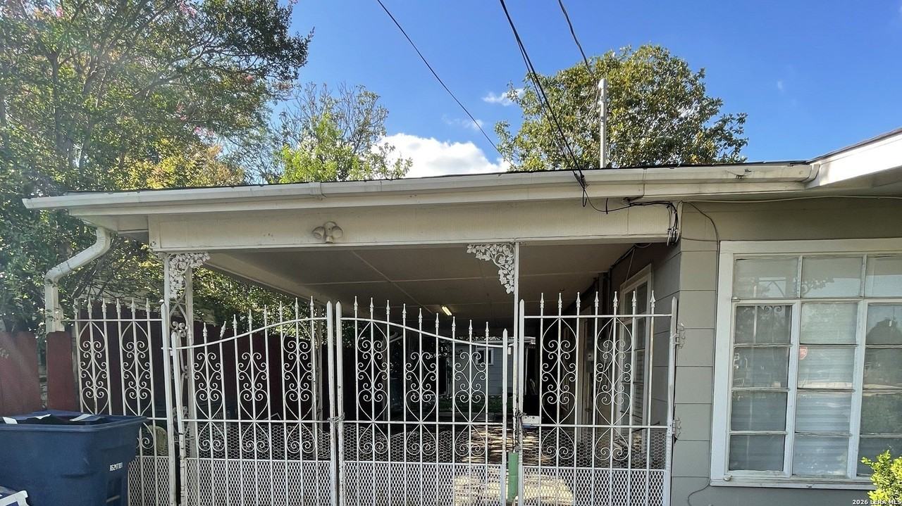 503 W Hart Ave - Photo 2 of 17