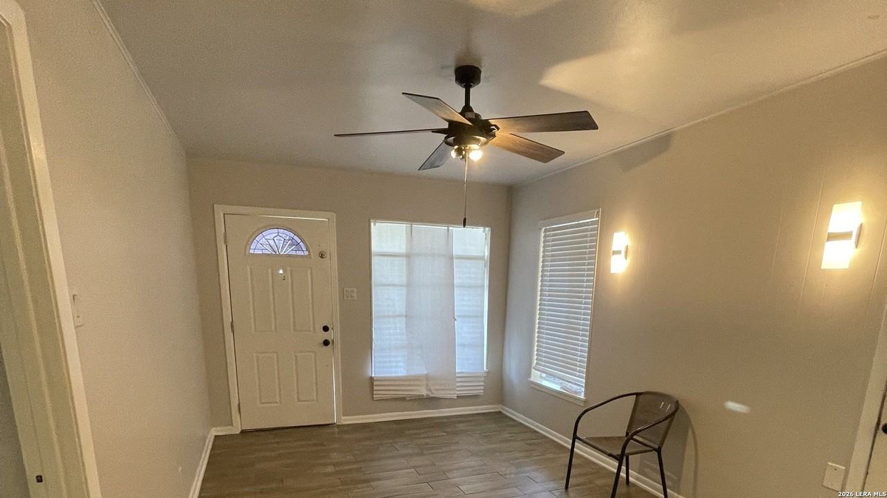 503 W Hart Ave - Photo 3 of 17