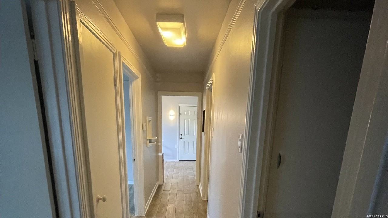 503 W Hart Ave - Photo 6 of 17