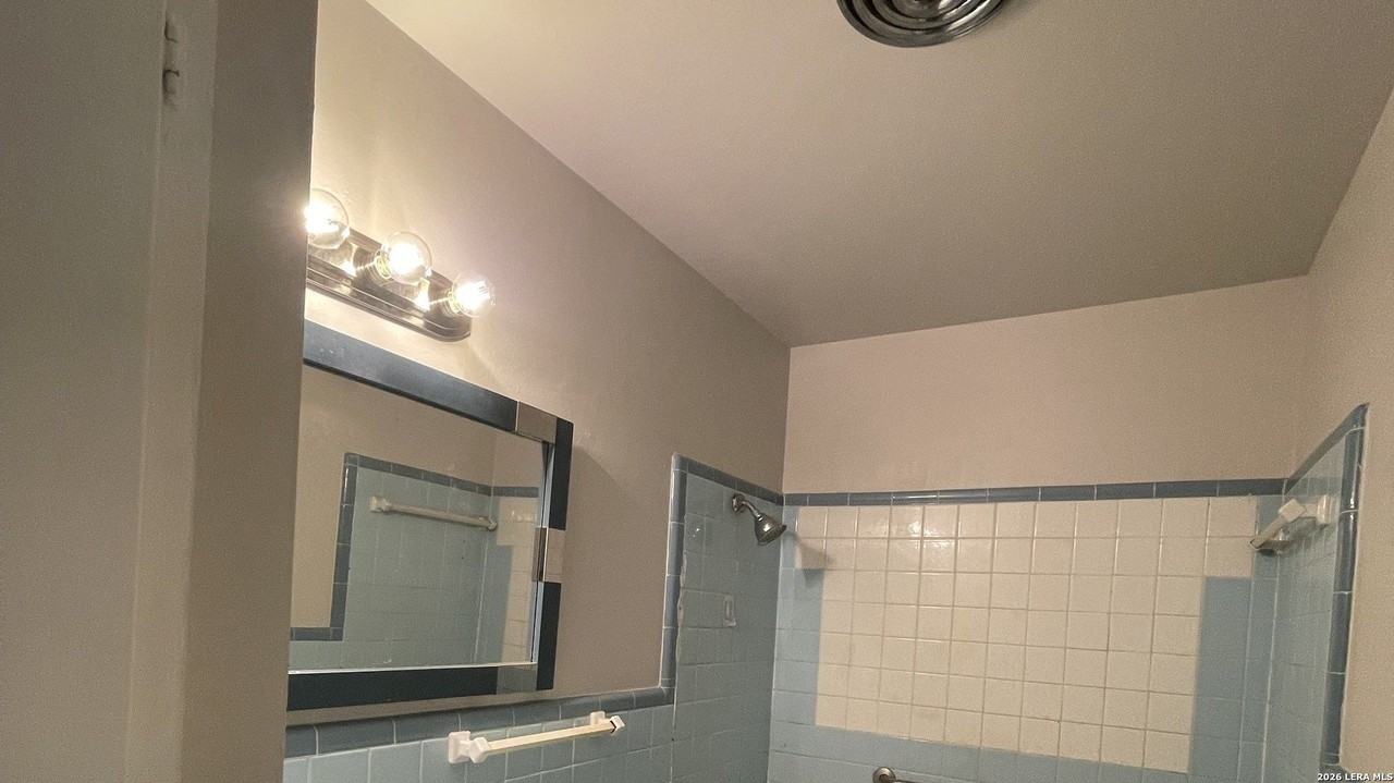 503 W Hart Ave - Photo 7 of 17