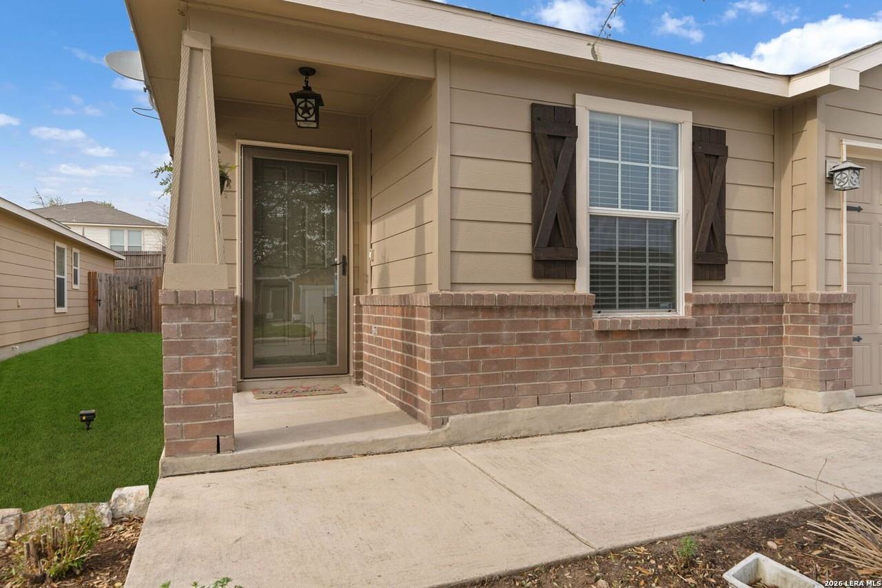 7643 Paraiso Pt - Photo 2 of 27
