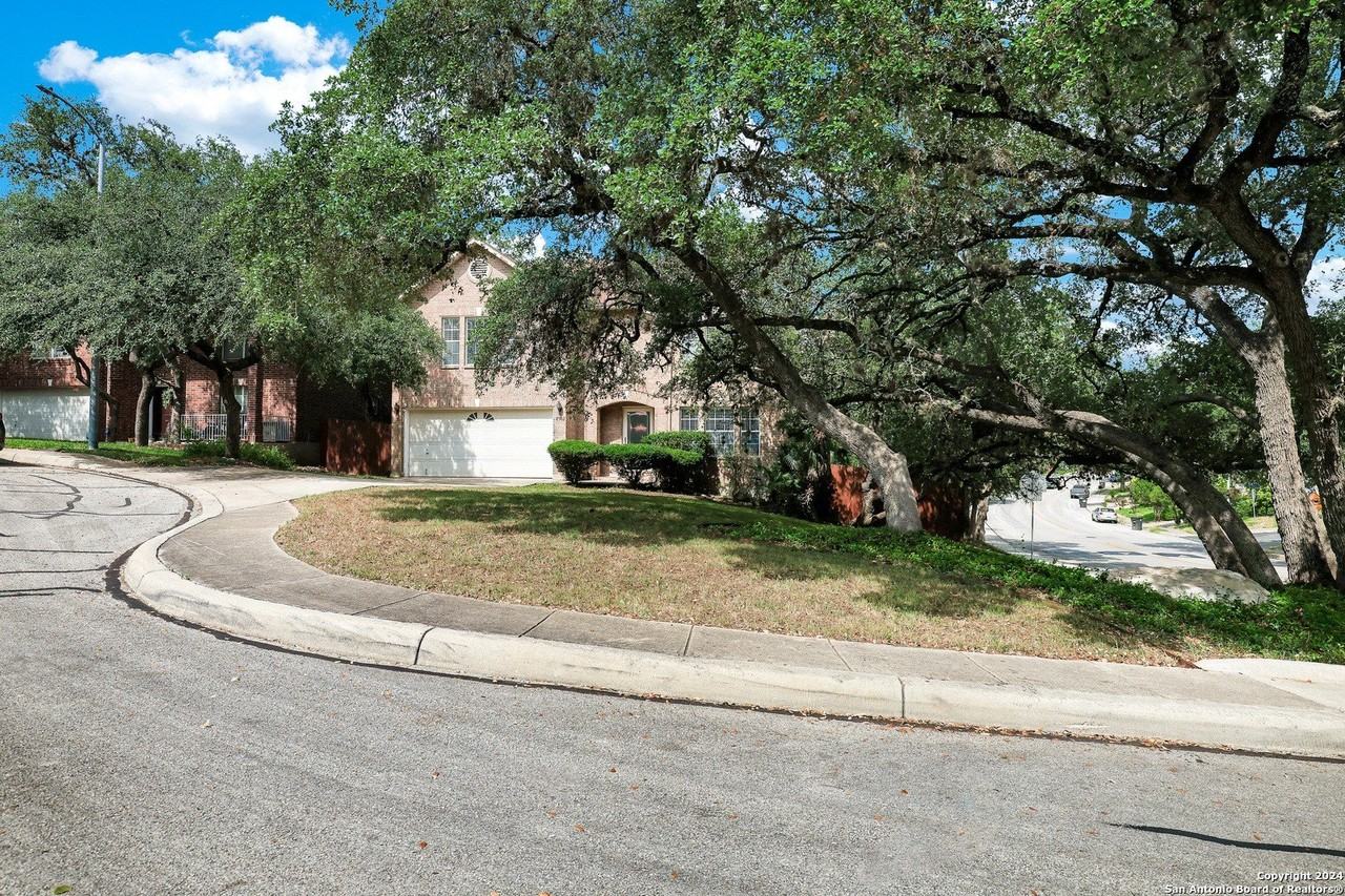 8502 Cottage Park - Photo 2 of 28