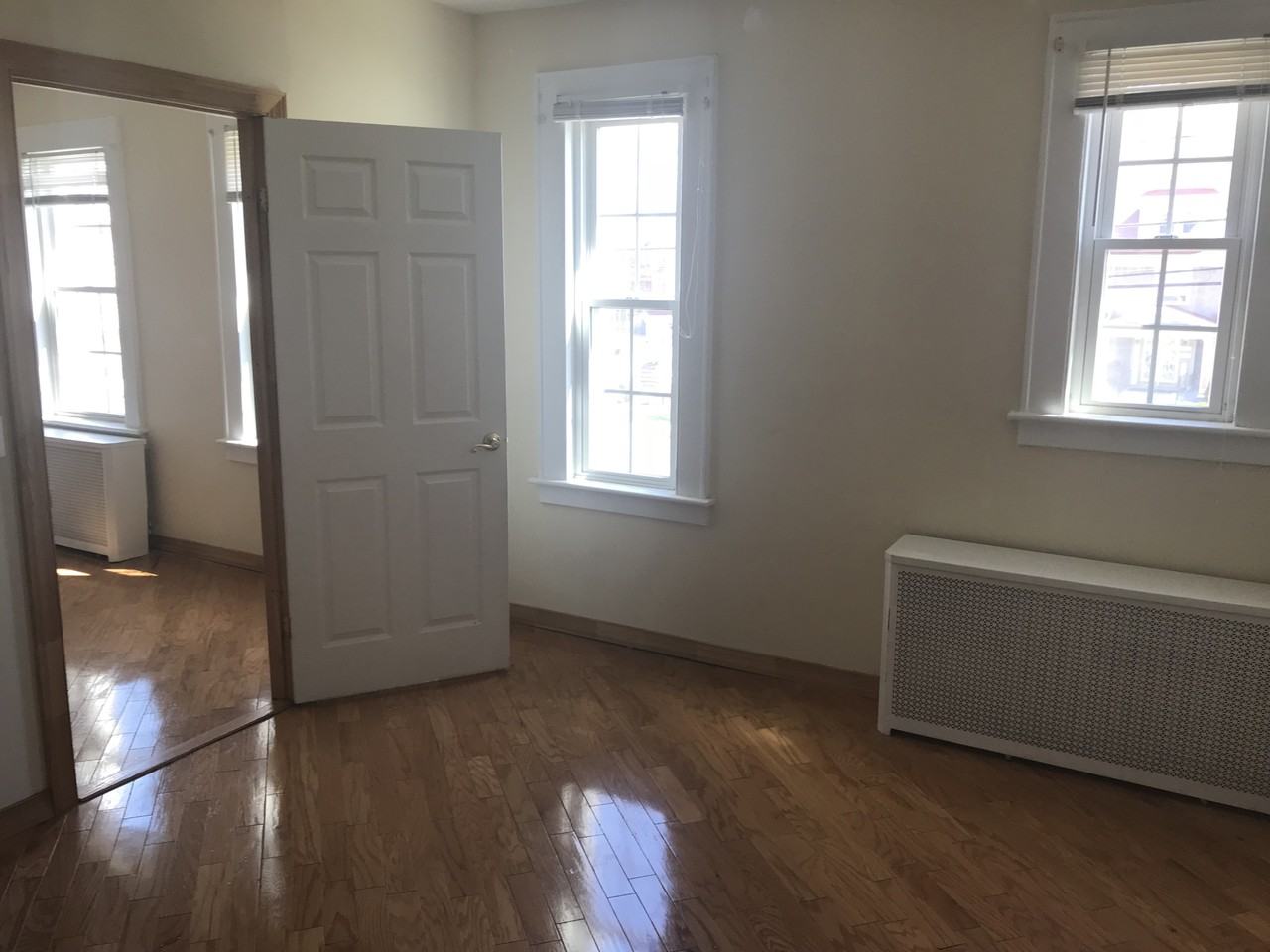 804 Farmington Ave #2B - Photo 3 of 9