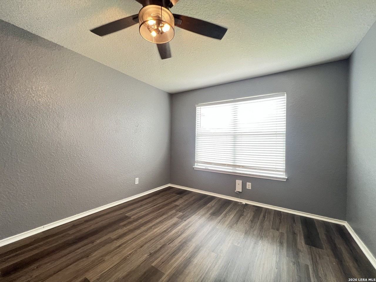 10031 Stagecoach Bay - Photo 5 of 38