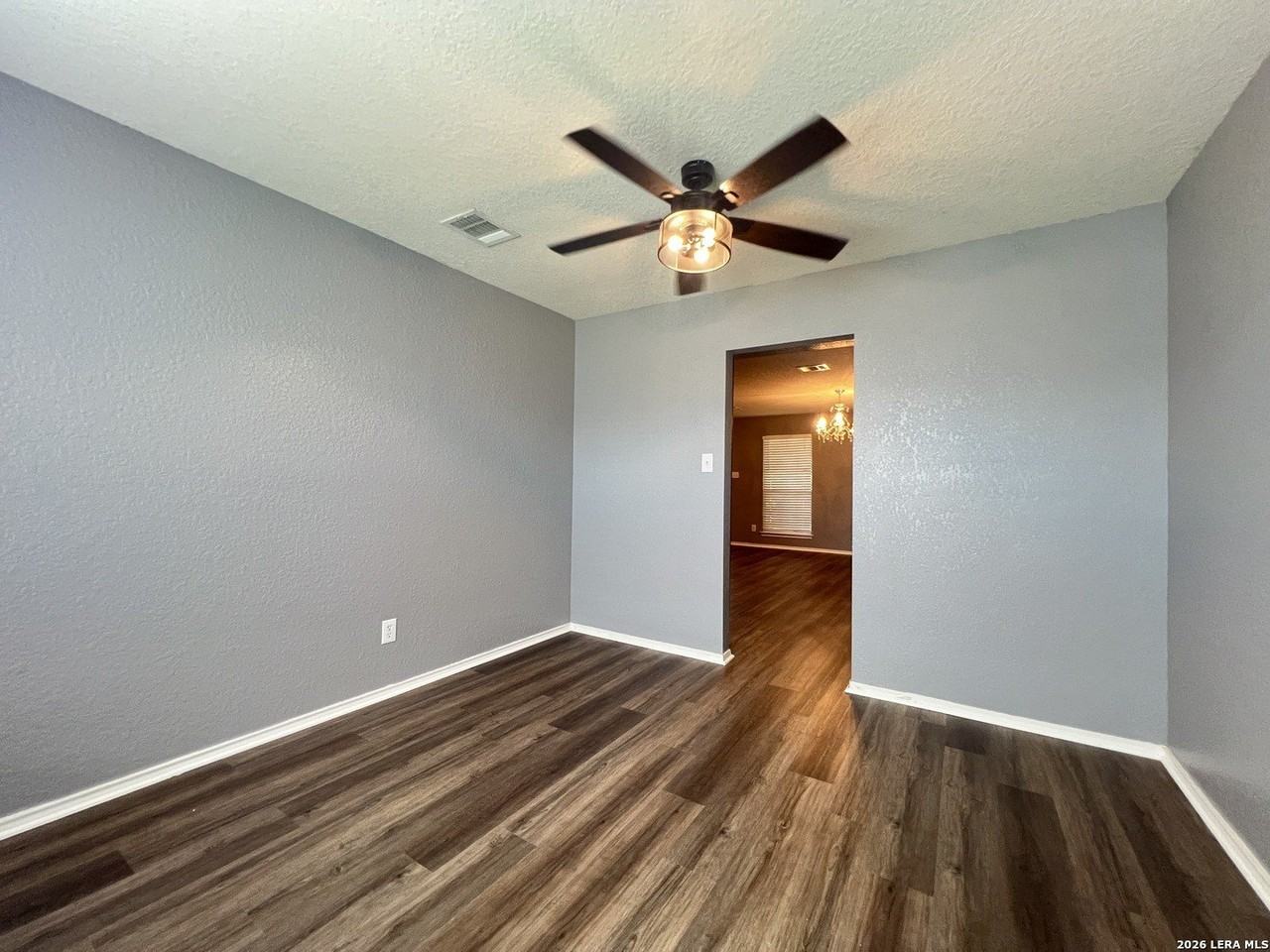 10031 Stagecoach Bay - Photo 6 of 38