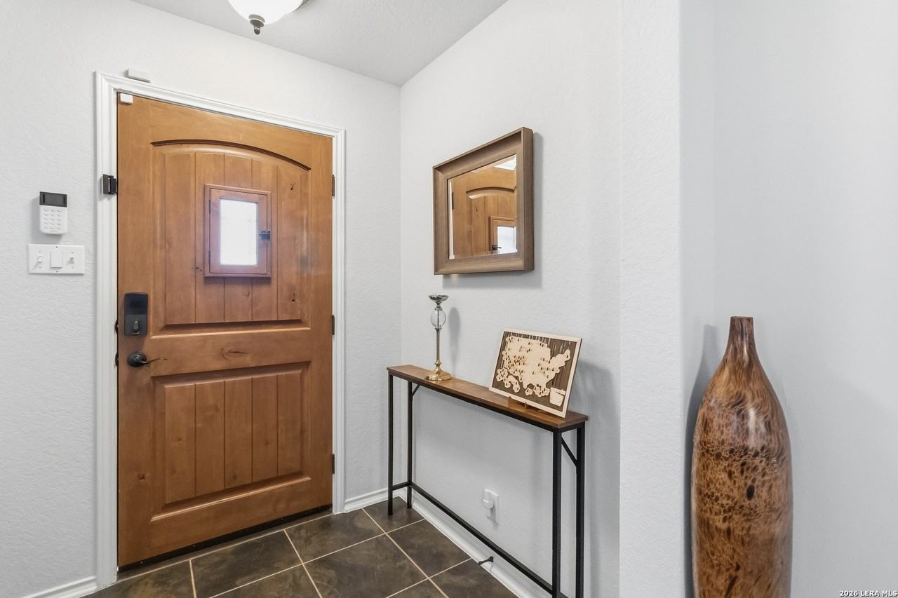 21514 Thunder Basin - Photo 4 of 34