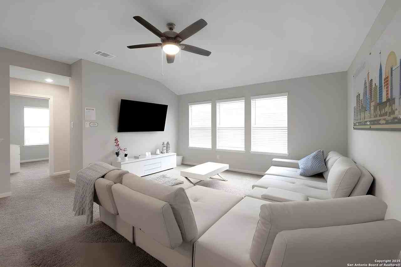 13107 Braxon Pass - Photo 3 of 29