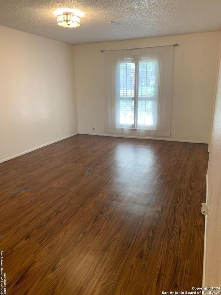 10919 Whisper Valley St - Photo 7 of 27