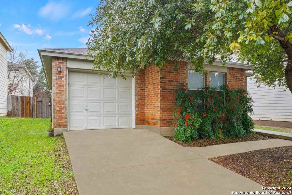 134 Cindy Lou Dr - Photo 3 of 21