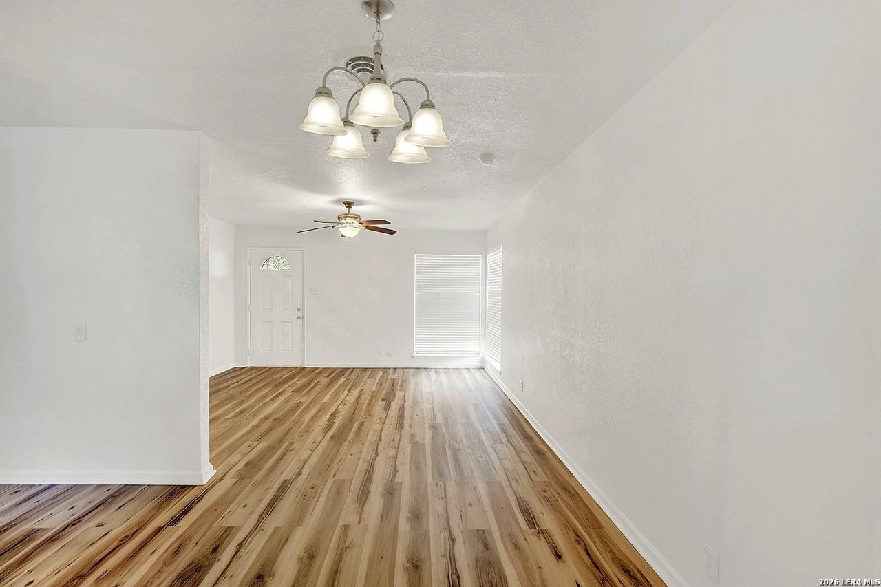 343 Blaze Ave - Photo 6 of 23