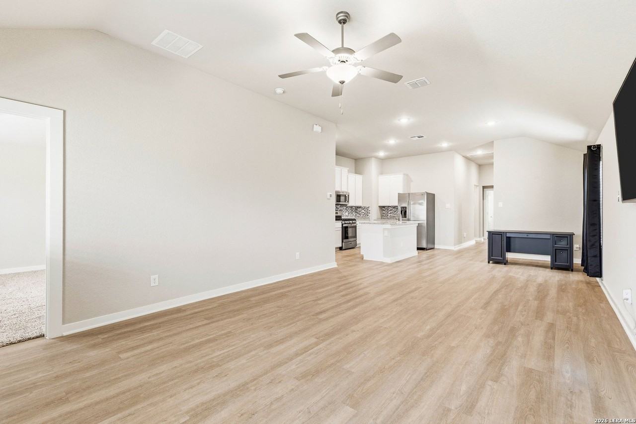 7207 Littlefoot Ln - Photo 6 of 26