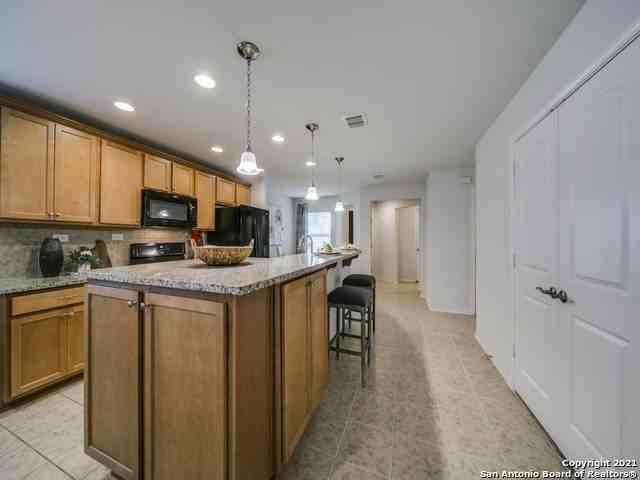 3359 Blossom Row - Photo 6 of 24