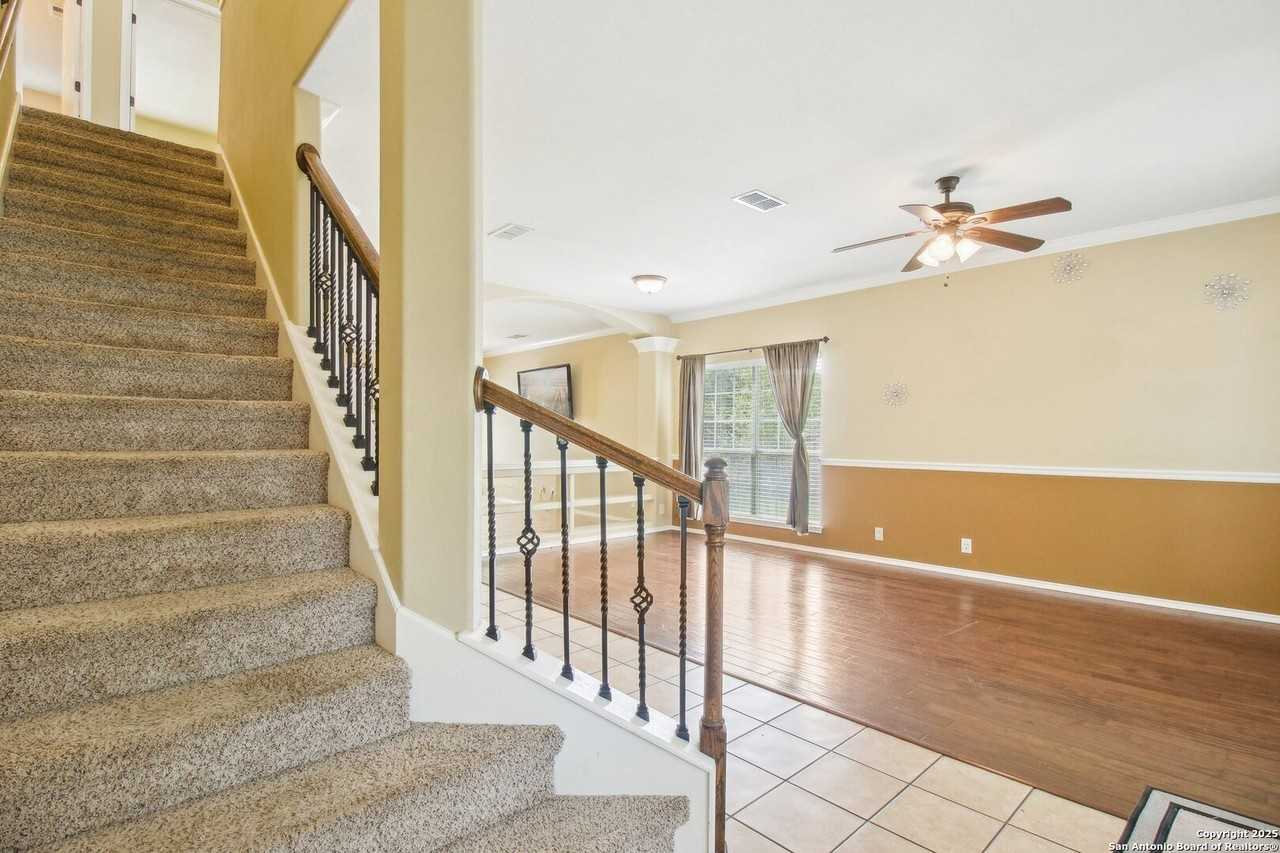 606 Mesa Ln - Photo 7 of 40