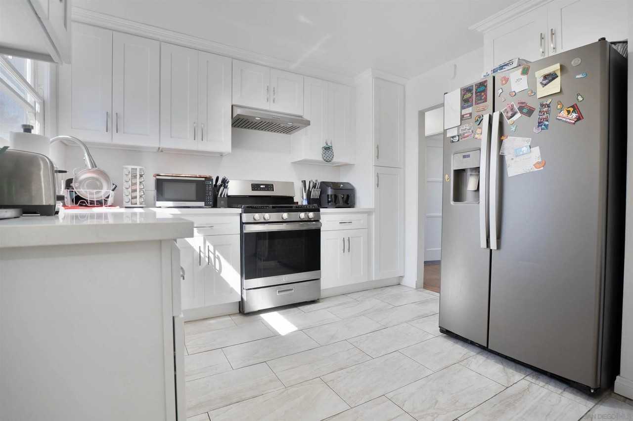 7203 Blackton Dr - Photo 4 of 13