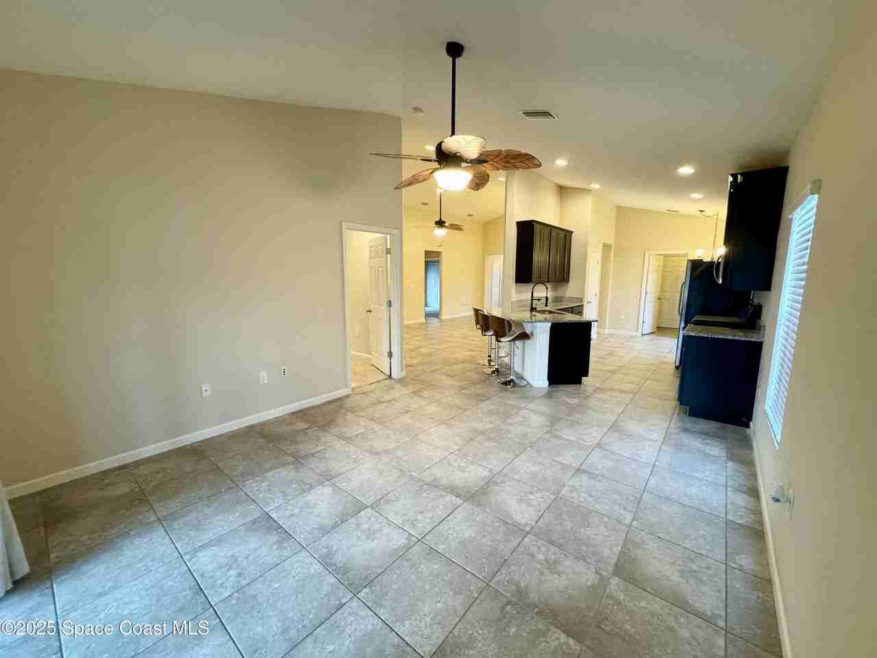 590 Trymore Dr Se - Photo 5 of 22