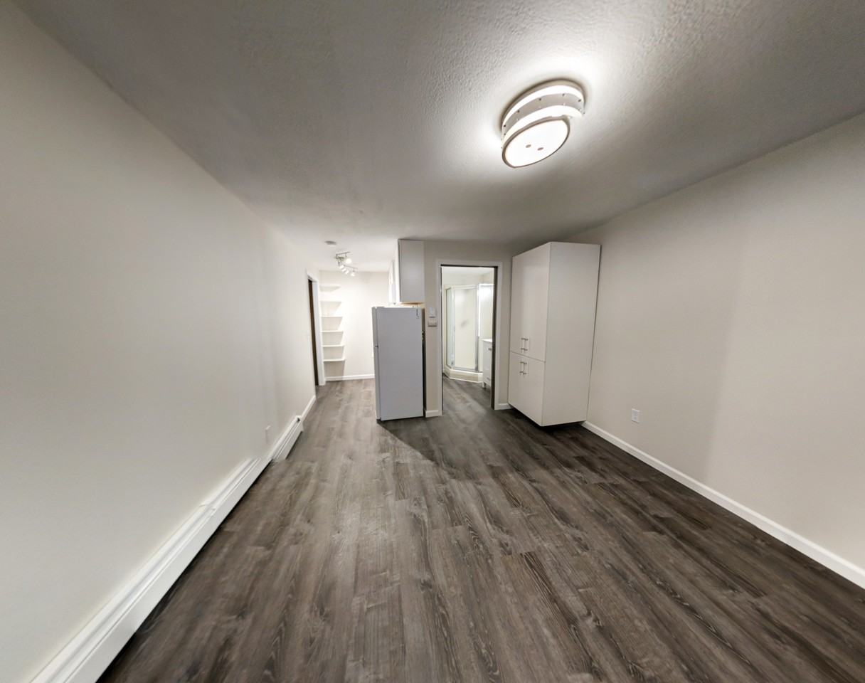 501 1st St W #501B - Photo 2 of 13