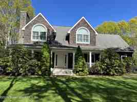 featured image of 4 Bennett Dr