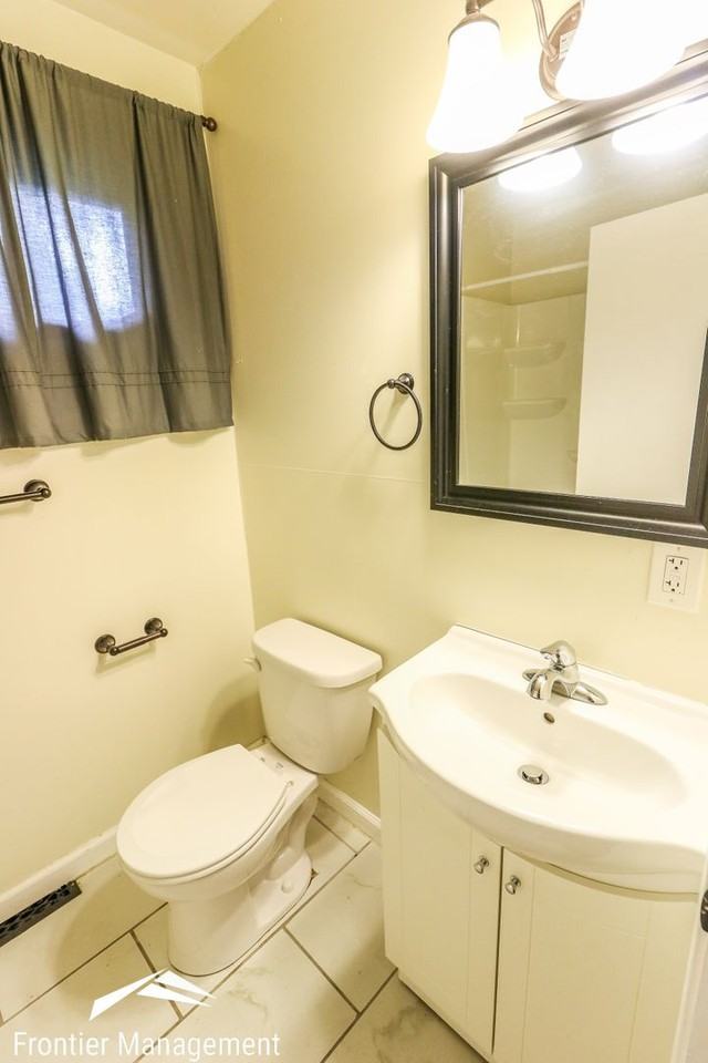 1425 Harry Rd - Photo 6 of 17