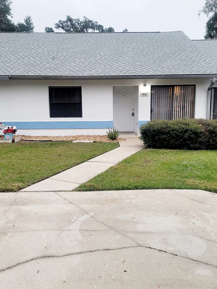 410 Landing Blvd - Photo 2 of 26