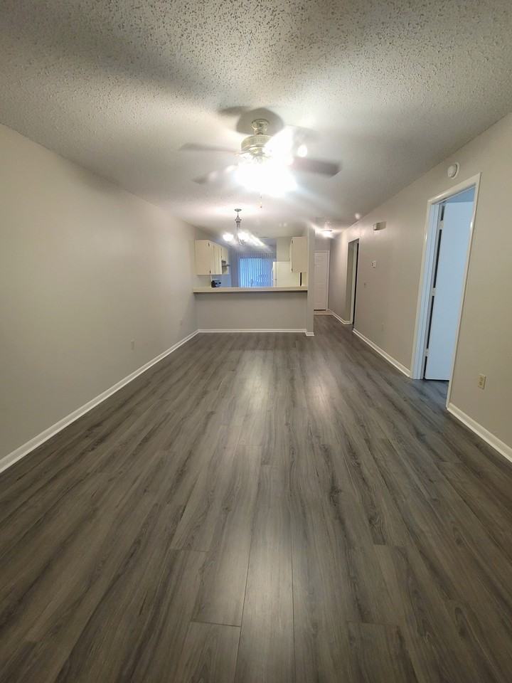 410 Landing Blvd - Photo 4 of 26