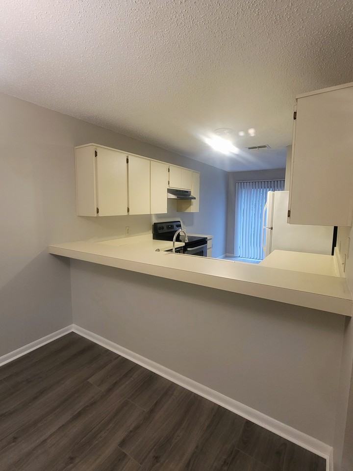 410 Landing Blvd - Photo 6 of 26