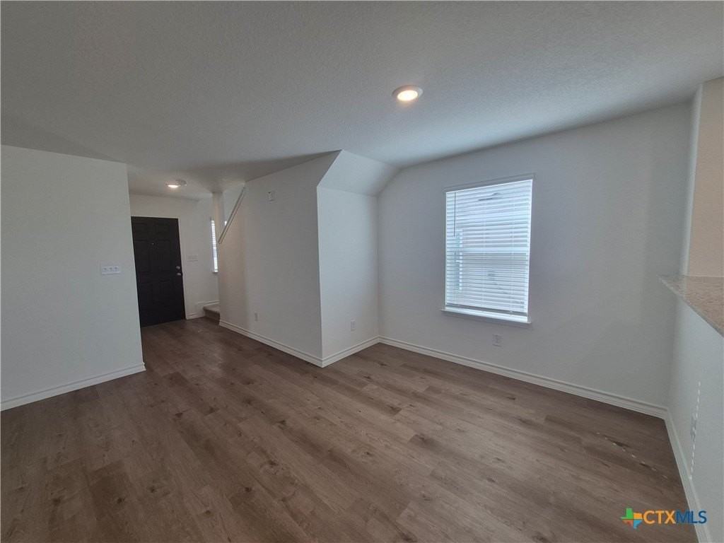 942 Bluegrass Pt - Photo 4 of 34