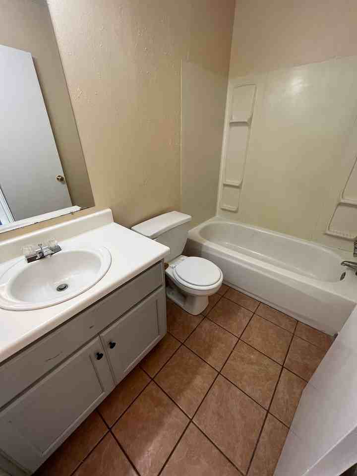 1916 Timber Oaks Ln - Photo 5 of 15