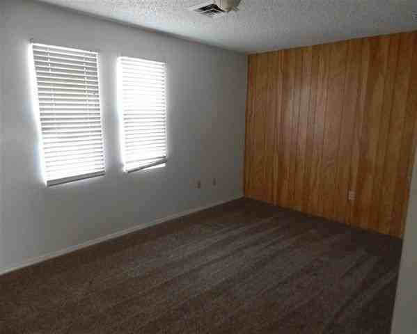2306 E Olive St - Photo 3 of 16