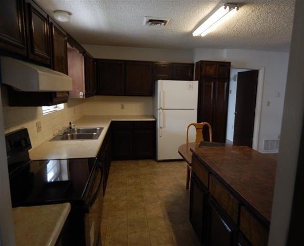 2306 E Olive St - Photo 6 of 16