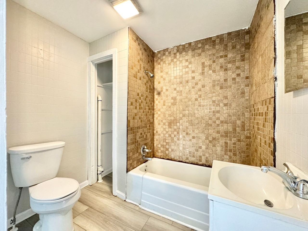 3912 N Church St - Photo 6 of 17