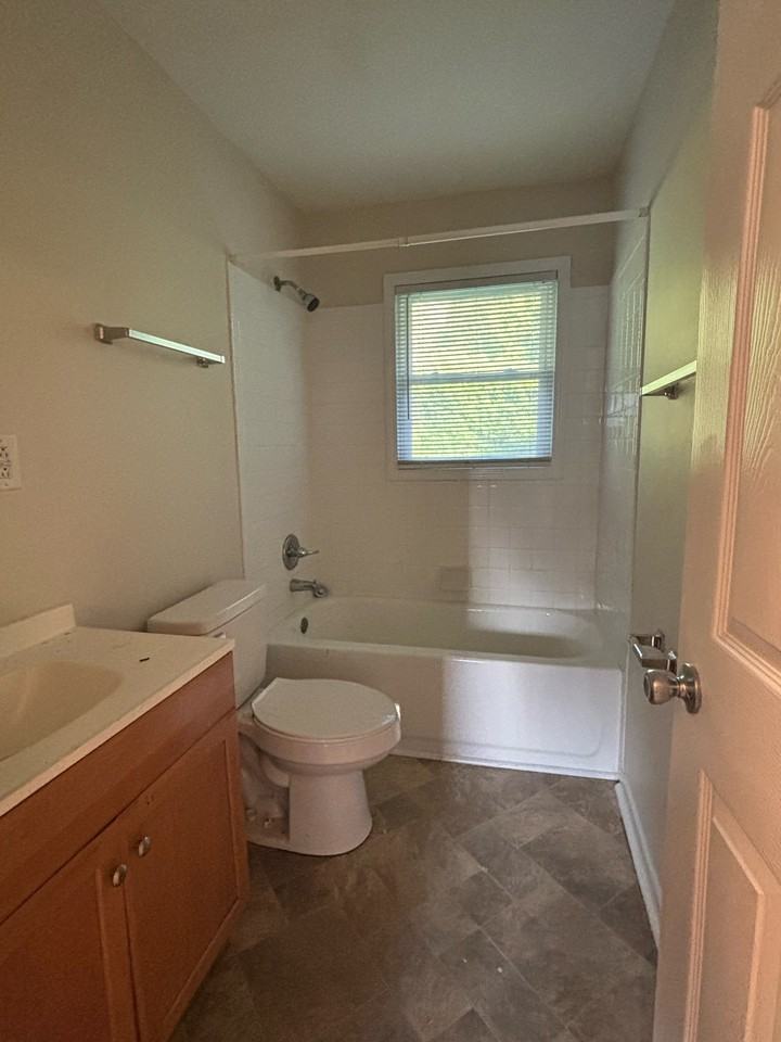 1070 Rulnick St #1 - Photo 5 of 18