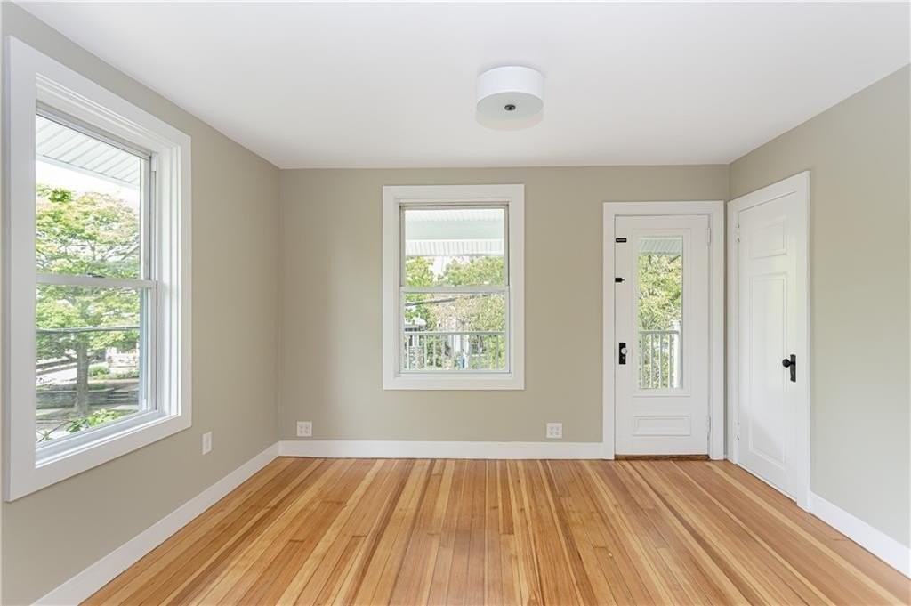 439 Broadway #D - Photo 6 of 25