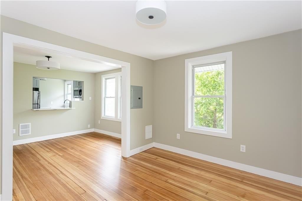 439 Broadway #D - Photo 7 of 25