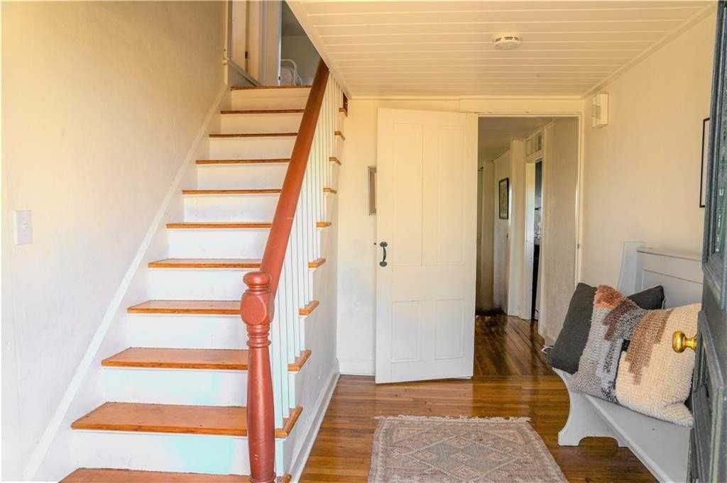 127 Willow Ave - Photo 5 of 29