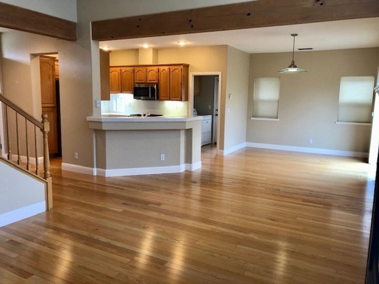 340 Caples Dr - Photo 4 of 19