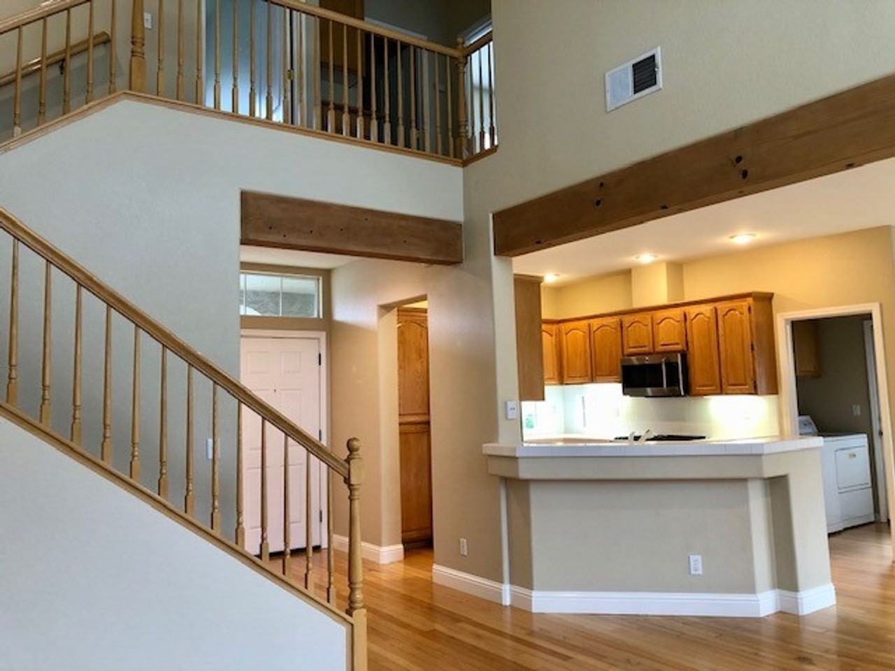 340 Caples Dr - Photo 5 of 19