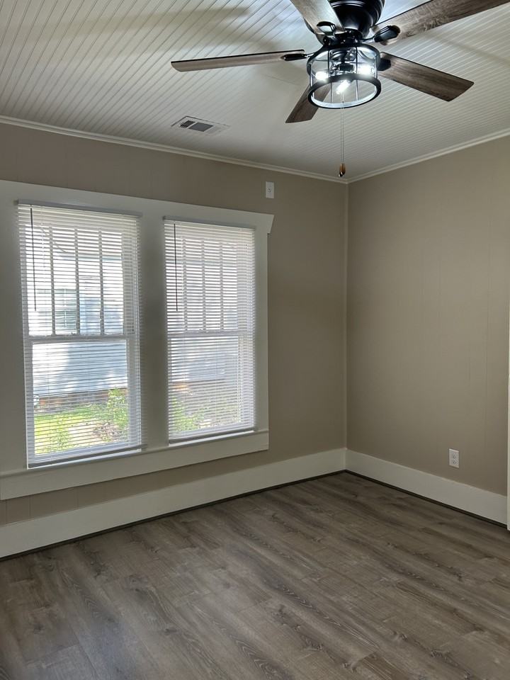 524 King St #B - Photo 4 of 9