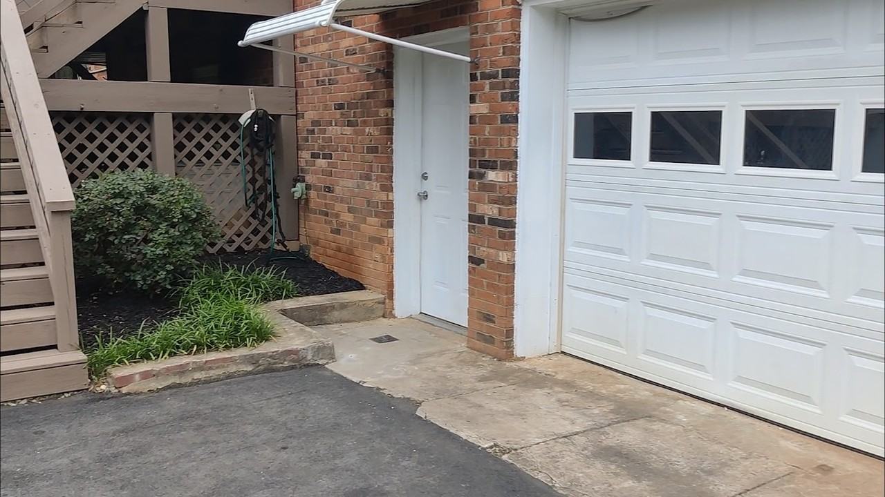 916 Sandlewood Dr - Photo 3 of 8