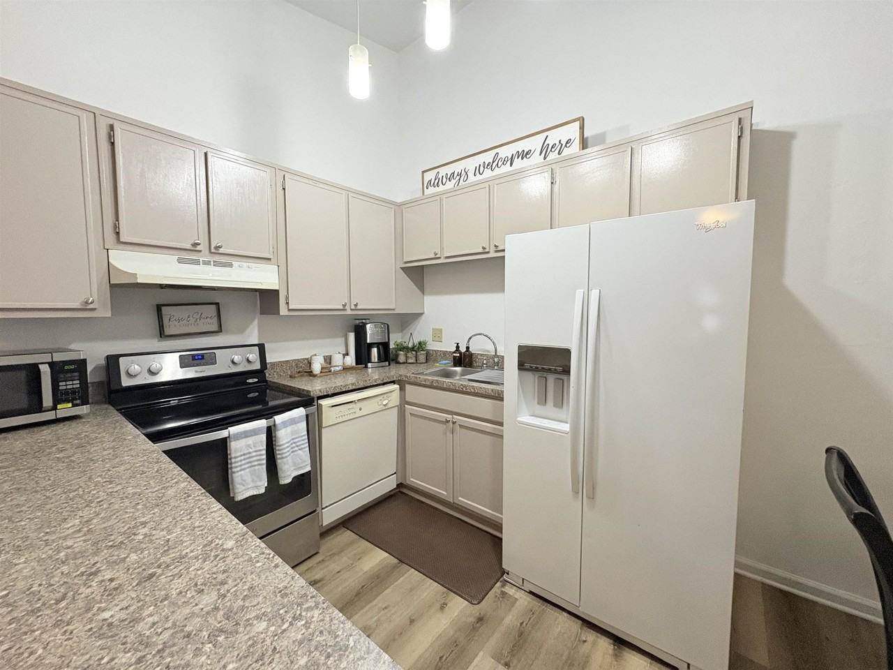2073 Continental Ave - Photo 7 of 15