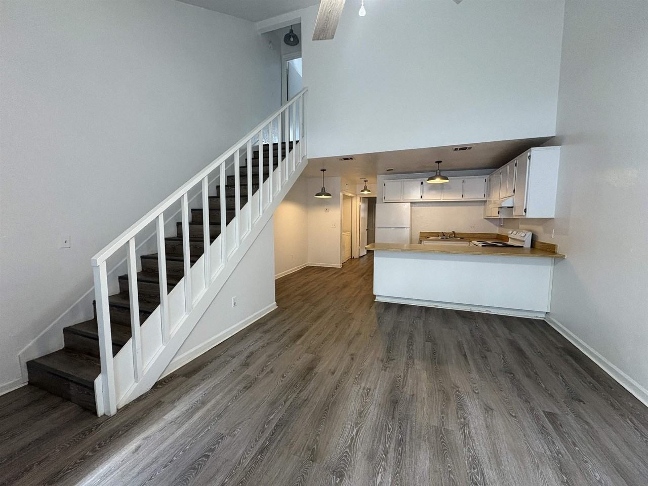 1272 High Rd - Photo 2 of 15