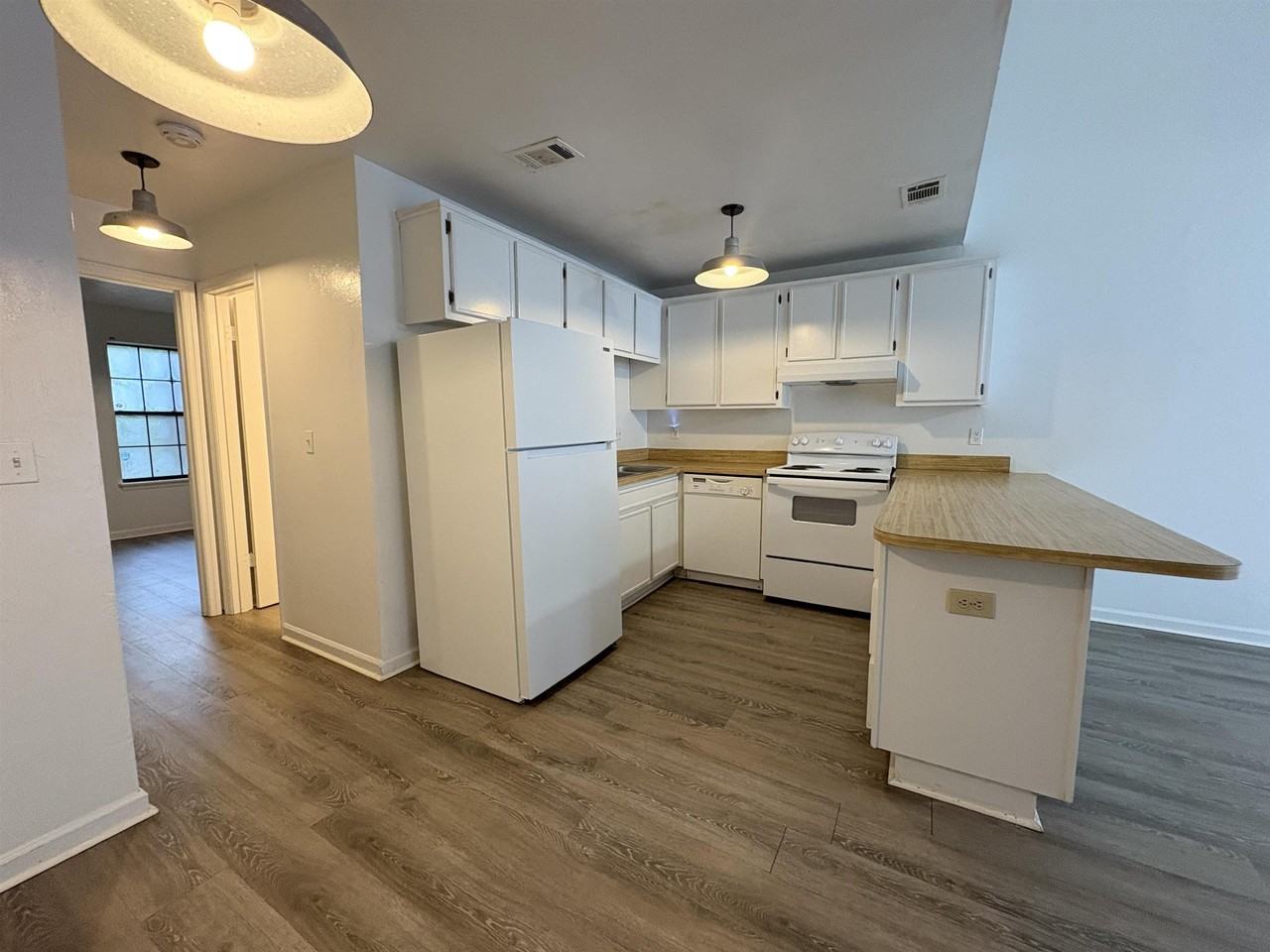 1272 High Rd - Photo 4 of 15