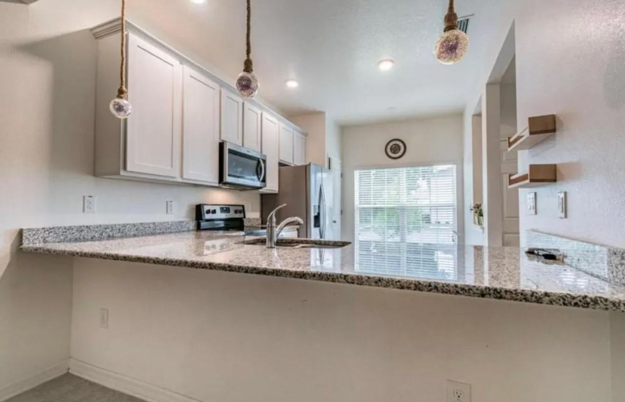 1122 Hillhurst Dr - Photo 5 of 14
