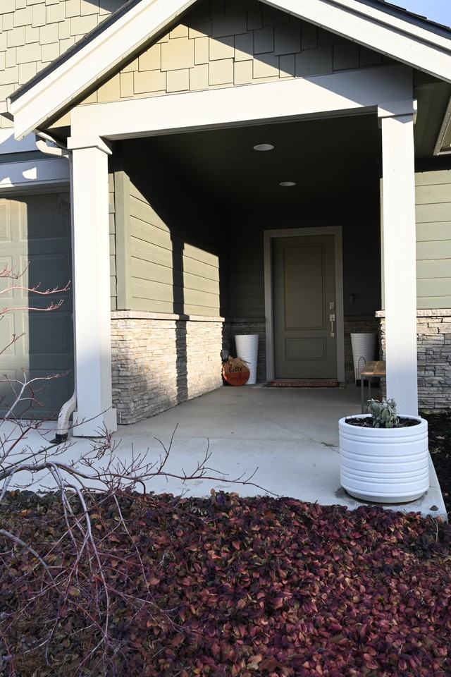 7917 S Dana Ln - Photo 3 of 22