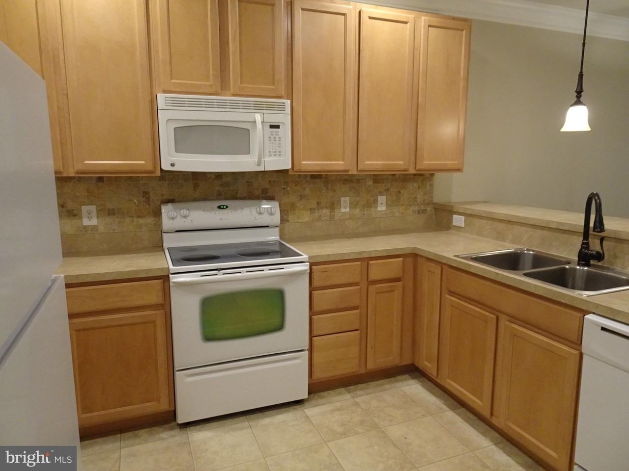101 Colonial Downs Ct #1102 - Photo 5 of 23