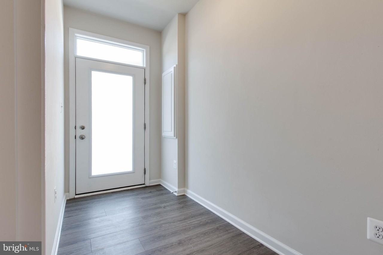 188 Woodgate Cir - Photo 4 of 39