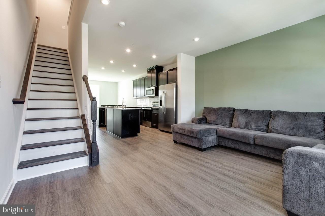 188 Woodgate Cir - Photo 5 of 39