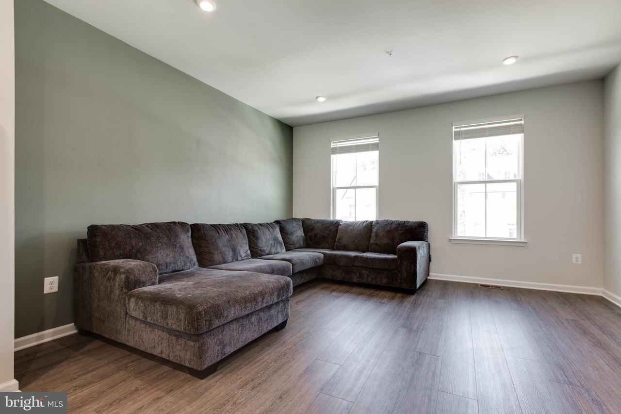 188 Woodgate Cir - Photo 7 of 39